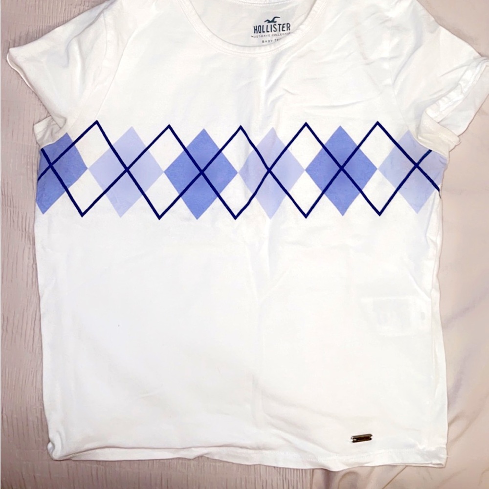 Cute Y2K shirt from Hollister